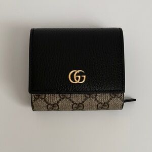 Gucci Black and Tan GG Wallet